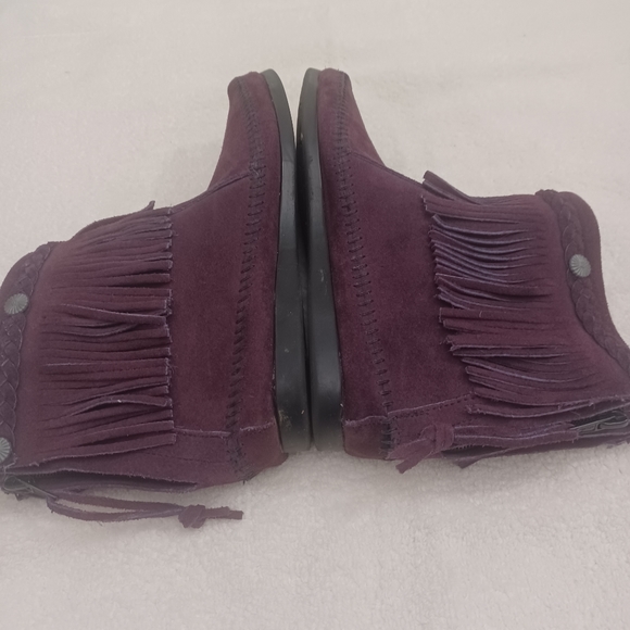 Minnetonka Suede Fringe Booties - Picture 7 of 8